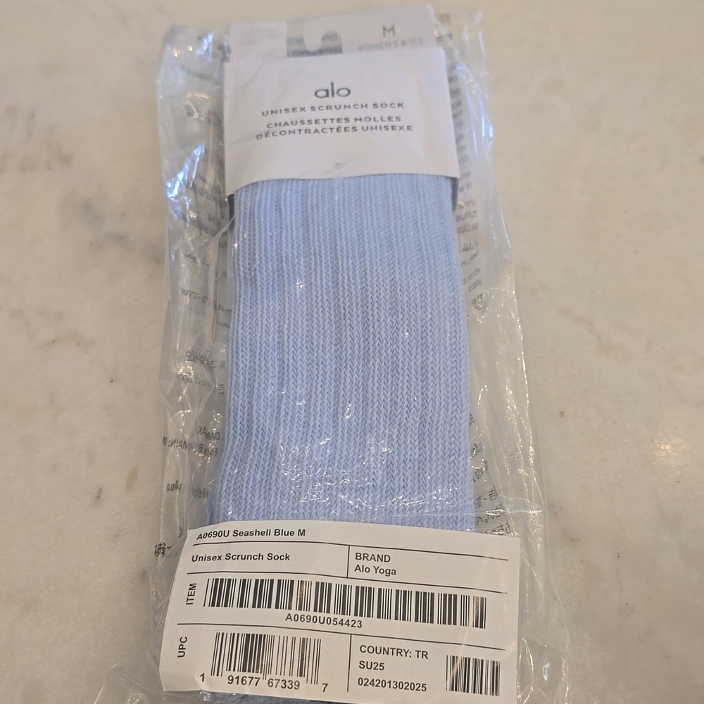 NWT alo Yoga Unisex Scrunch Socks Medium - Picture 3 of 6